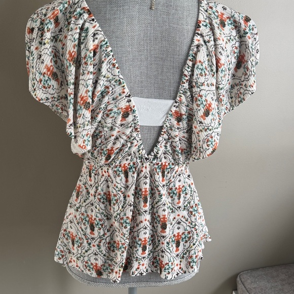 Anthropologie Floral Print V-Neck knit Top with Tie Detail size -Small - Picture 7 of 13